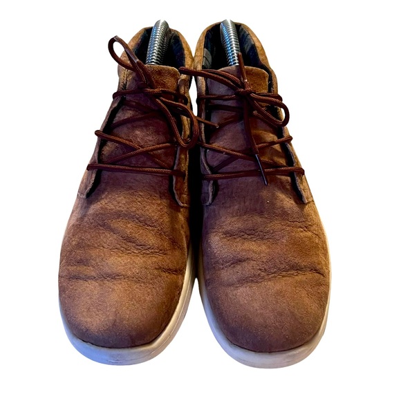 UGG Treadlite Canoe Chukka Boots Sneakers Boys Size 5 / EUR 35 Waterproof - Picture 3 of 9